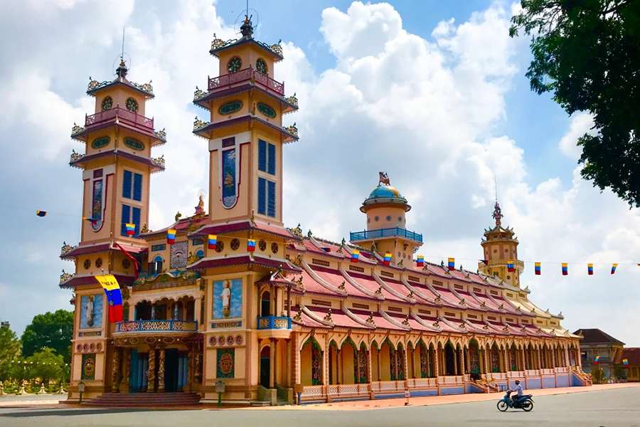 Cao Dai Temple - Ho Chi Minh city shore excursions