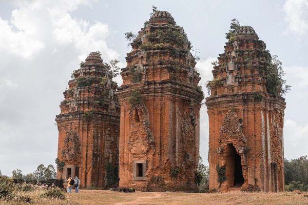 Duong Long Cham Towers - Quy Nhon shore excursions