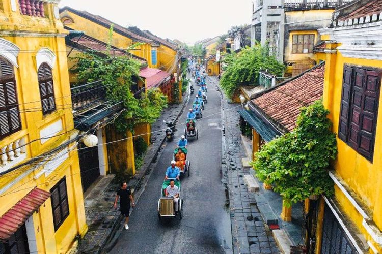 Hoi An Pottery Craft Village & Pedicab Tour