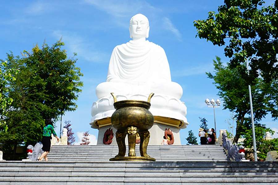 Long Son Pagoda - Nha Trang shore excursions