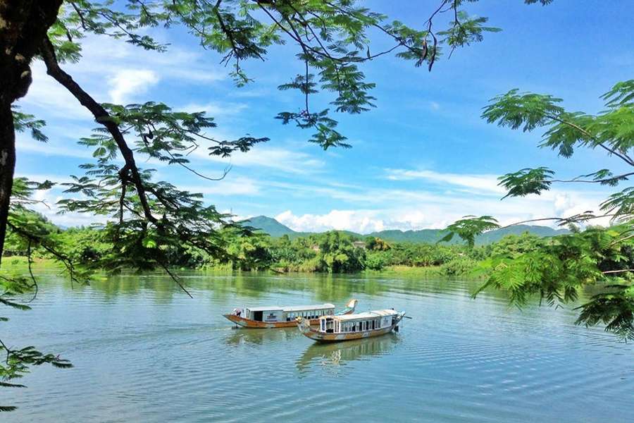 Perfume river boat - Hue shore excursions